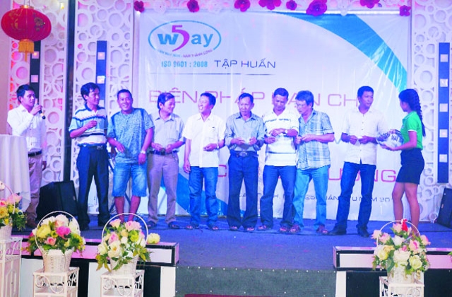 5way: Tập huấn hạn chế bệnh sưng vòi trên ốc hương